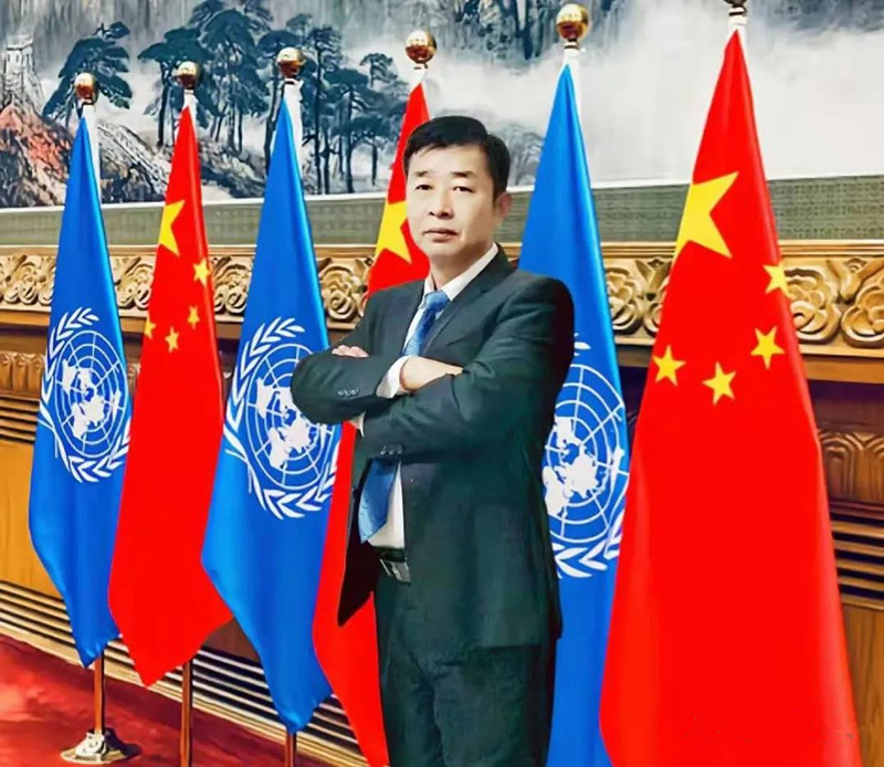 杨亚鹏.jpg